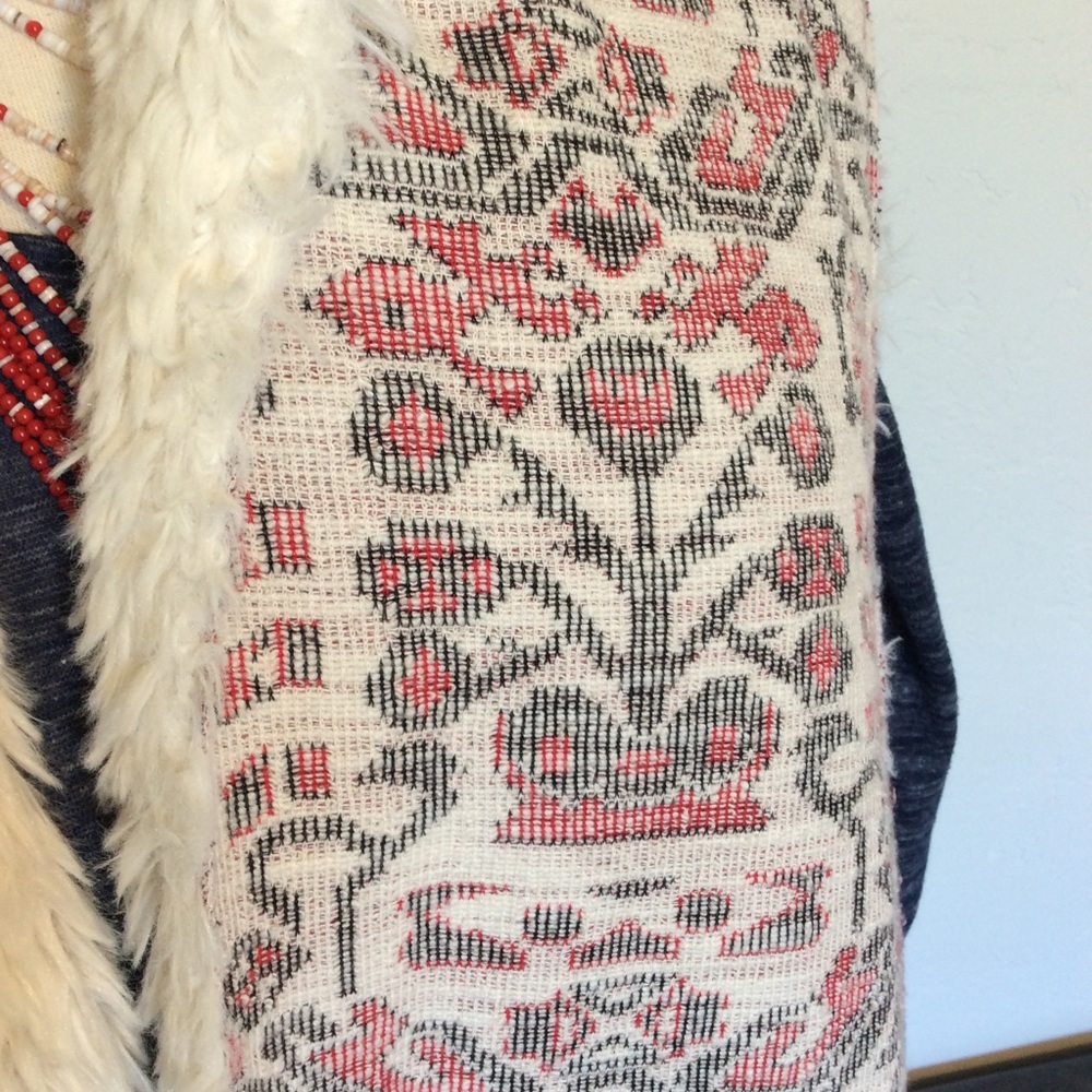 ANTHROPOLOGIE shearling vest Size L - Picture 3 of 6